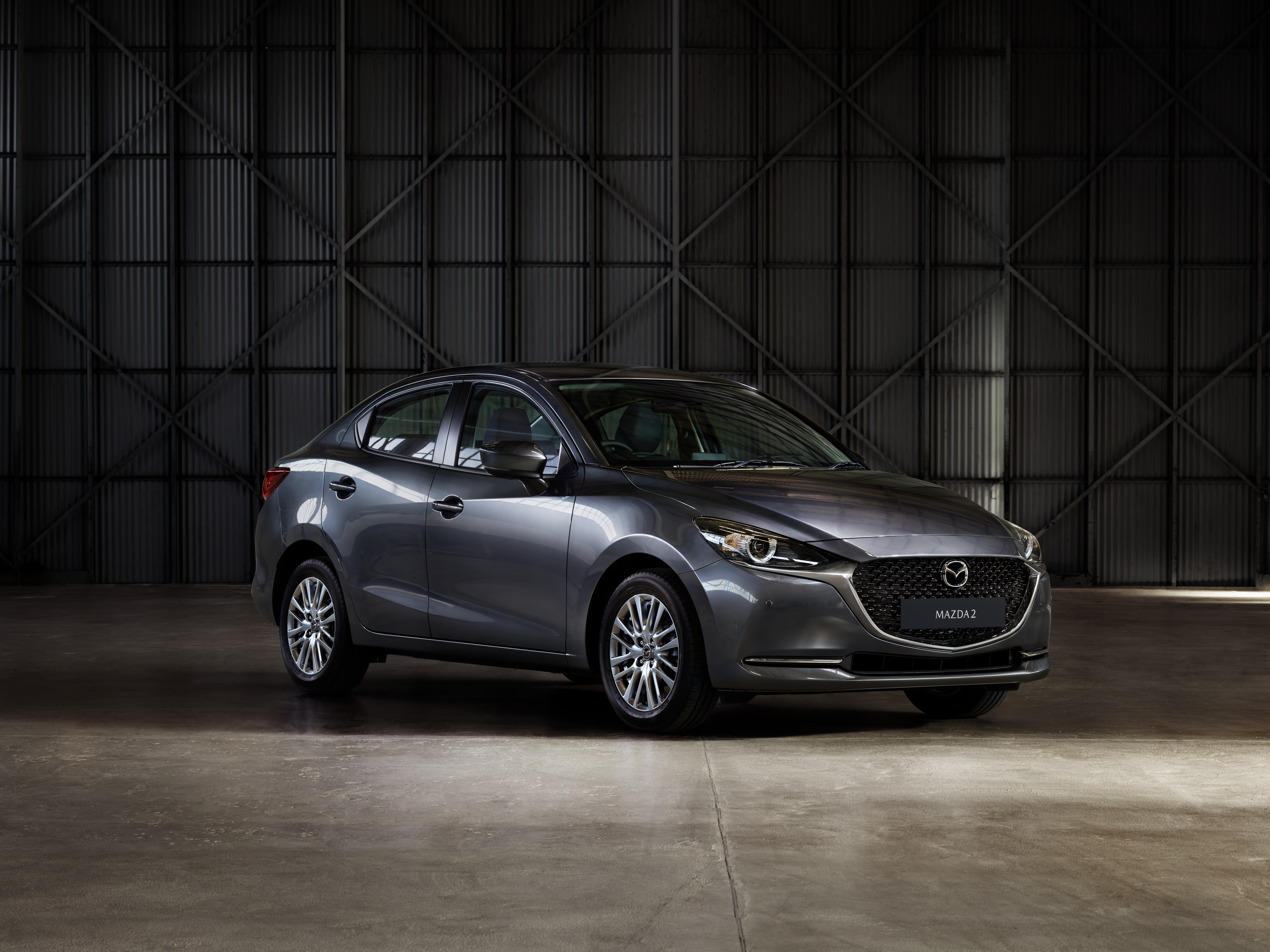 2019_Mazda2_SDN_19CY_BRD_THAI(RHD)_C08_EXT_FQ_MachineGray_HighLeather_png